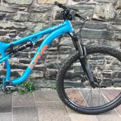 Evol / X-Large 9 Evol / X-Large -Alpkit Shop demo bike evol x large black sx eagle 35 silver side front