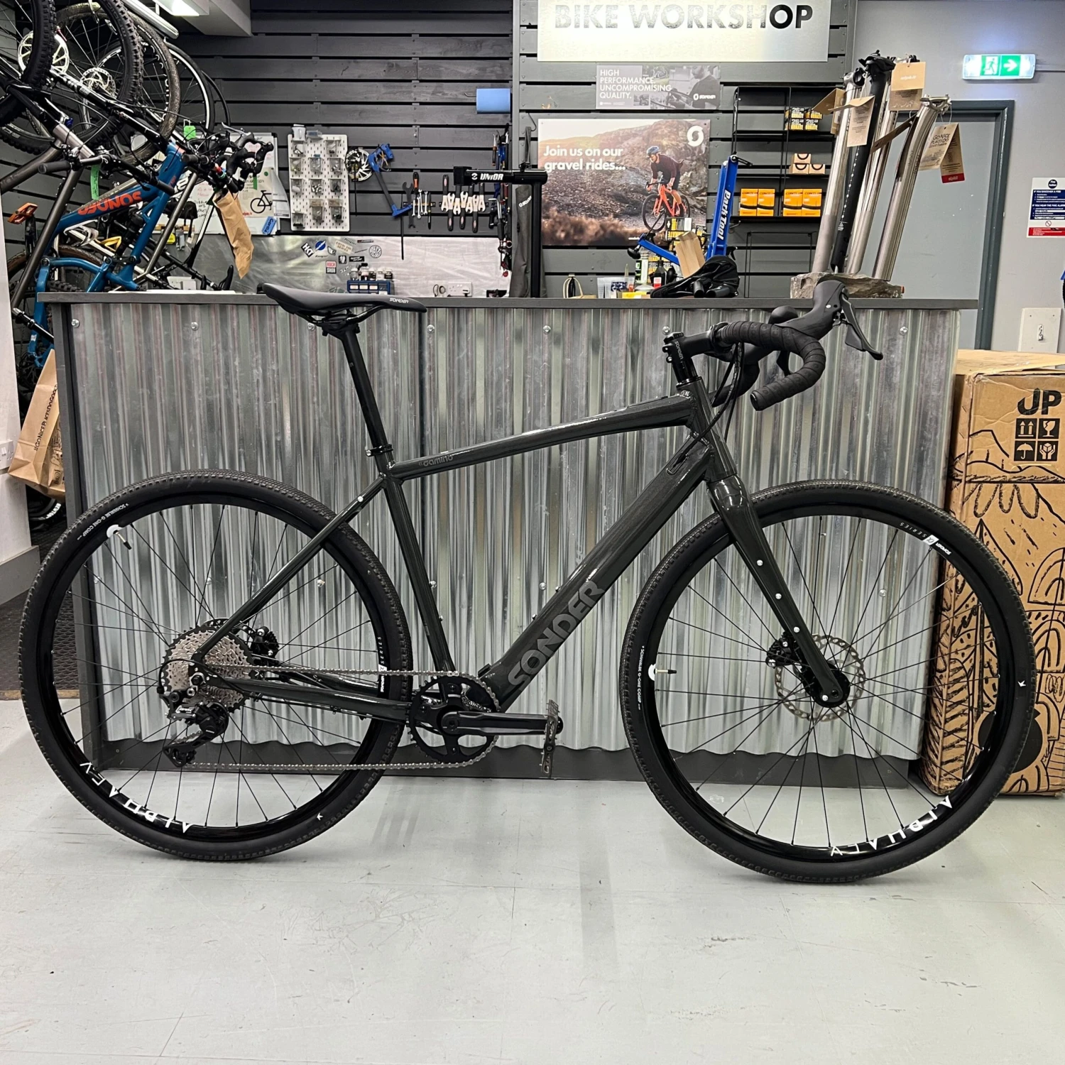 El Camino / Medium 4 El Camino / Medium - Image 2