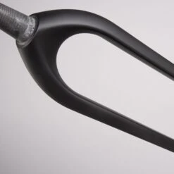 Sonder Pathfinder -Alpkit Shop sonder patherfinder carbon fork crown detail